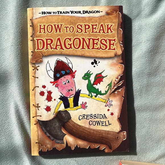 3 novels: How to train your dragon, How to Speak Dragonese,and Totally Winnie - Picture 6 of 15